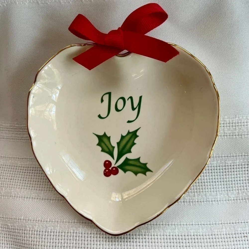 Lenox Sentiment‎ Heart Dish Joy Holiday Holly Berries 24k Gold Trim
